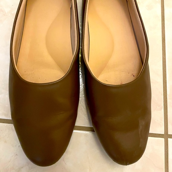 Uniqlo flats - Picture 1 of 2